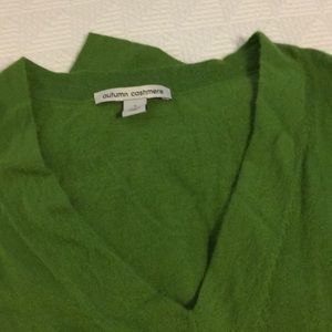 Autumn Cashmere Sweaters - Lovely green cashmere sweater. Size S Autumn Cashmere Sweaters - Lovely green cashmere sweater. Size S